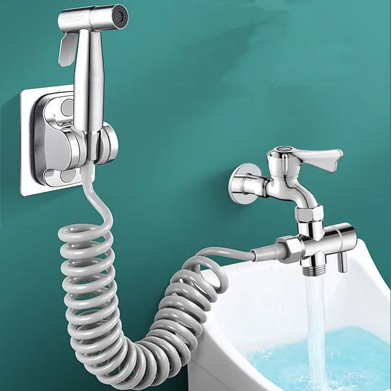 Bidet noir en acier inoxydable, vue d'ensemble