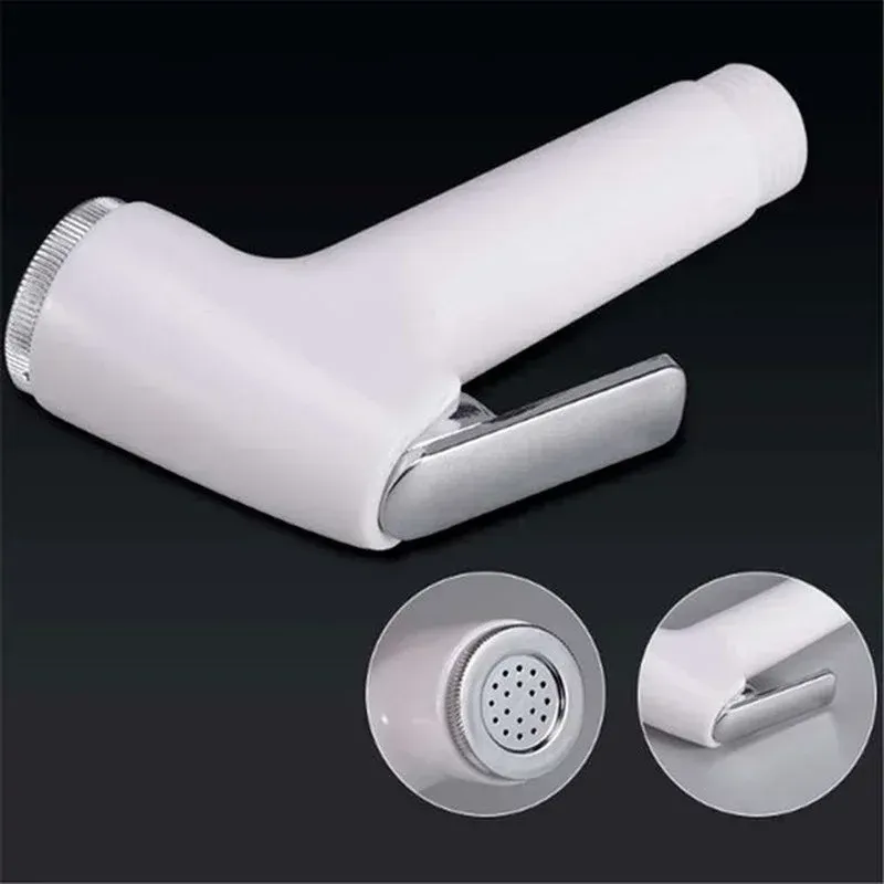 Accessoire de bidet portable en situation d'usage