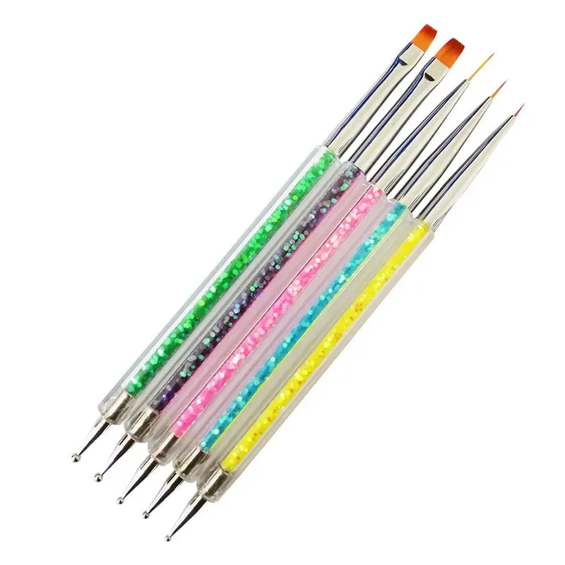 Détail des pinceaux nail art