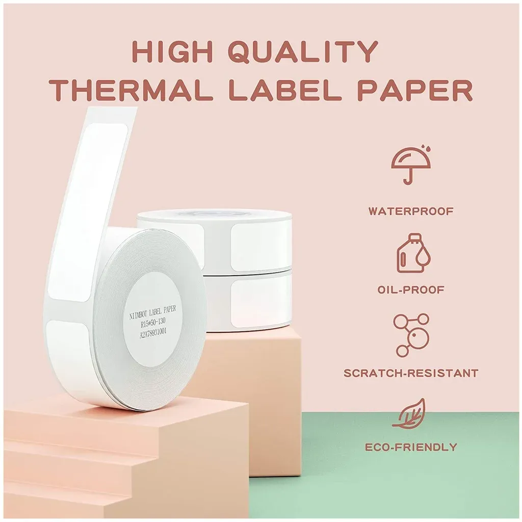 Détail de la surface des étiquettes blanches