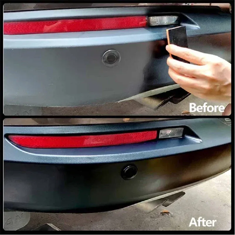 Application de la pâte de réparation sur une surface automobile