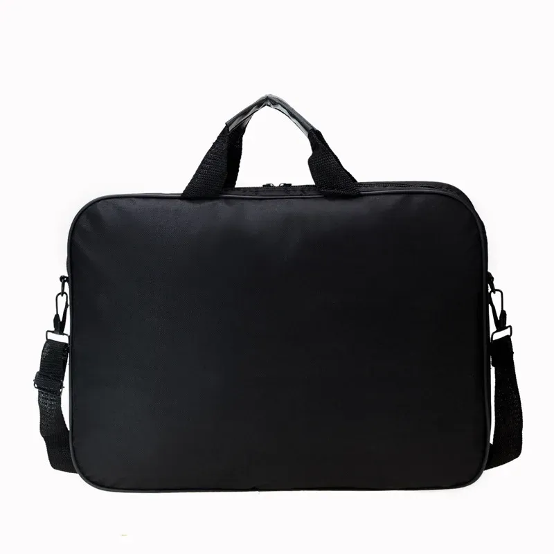 Sacoche business en nylon noir, mise en situation