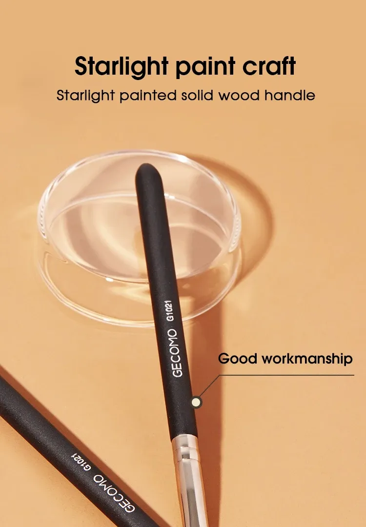 Brosse à eyeliner vue de profil