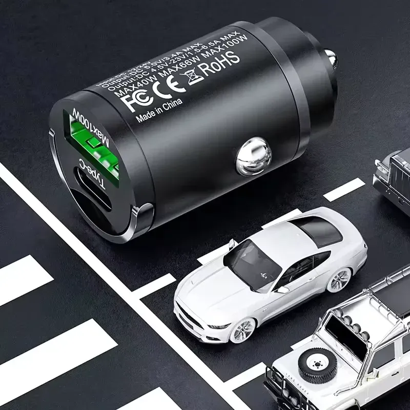 Détail du chargeur de voiture compact