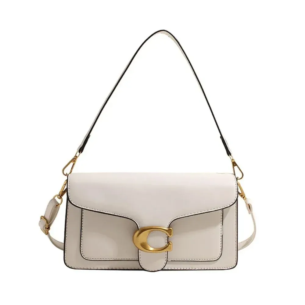 Vue de face du sac carré pour femme
