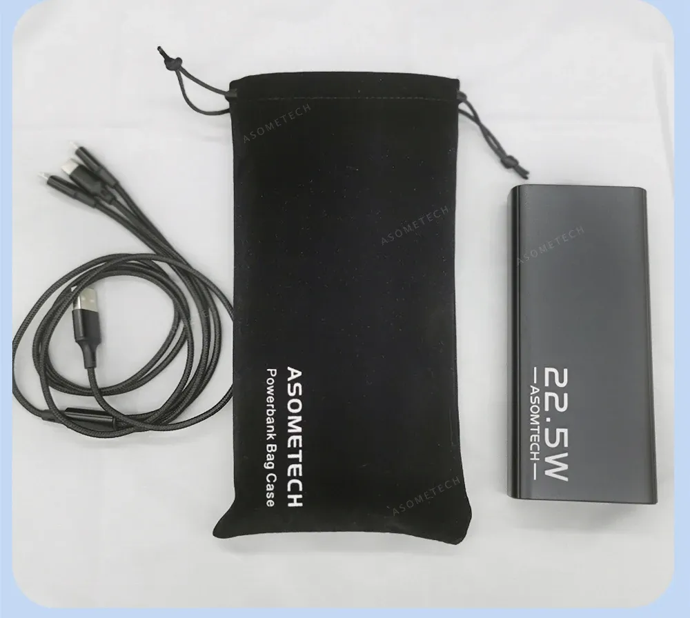 Accessoires de téléphone rangés dans un étui souple