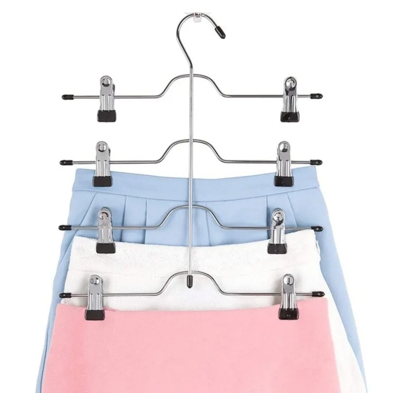 Détail des pinces antidérapantes du cintre pour pantalons