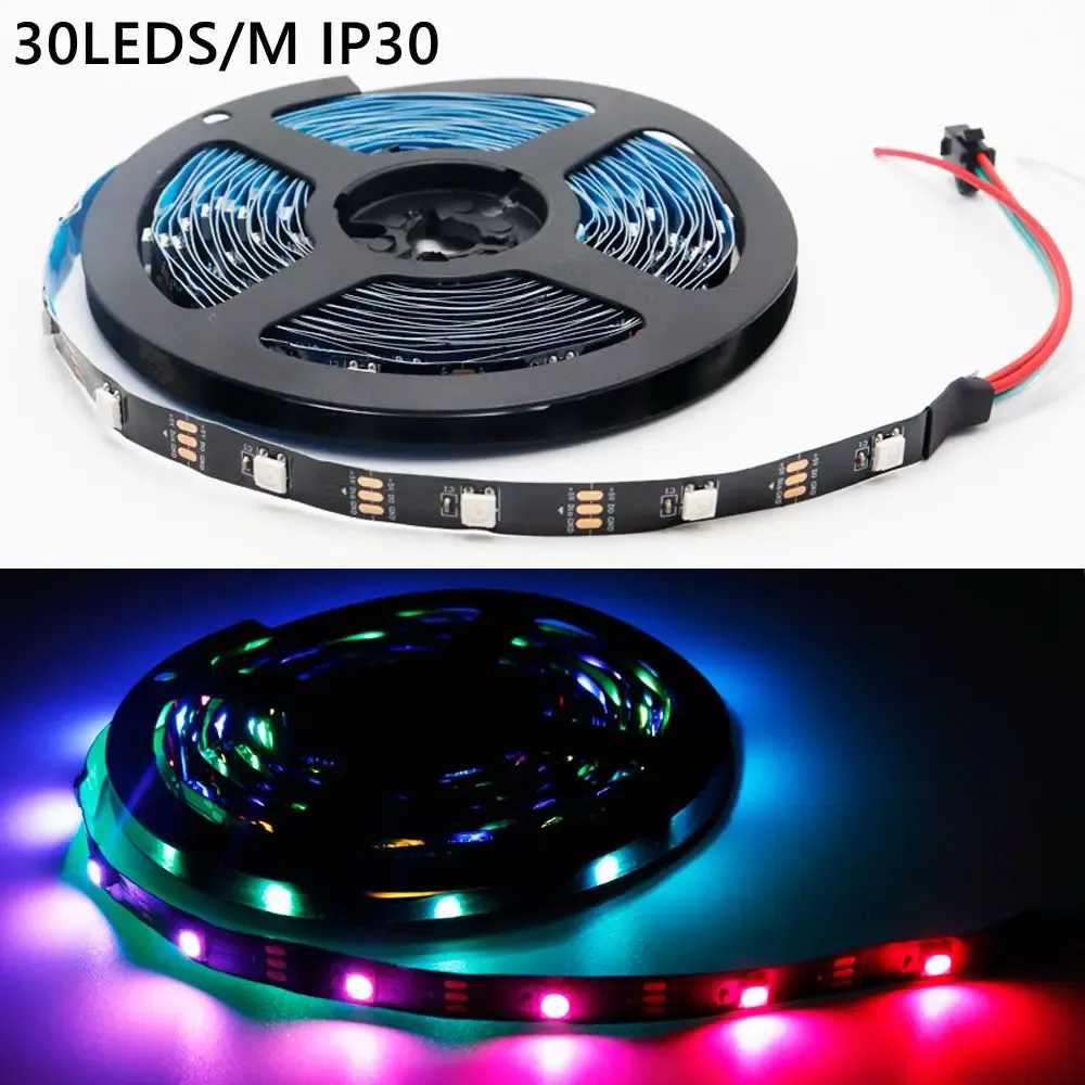 Bande LED RGB éclairant un meuble