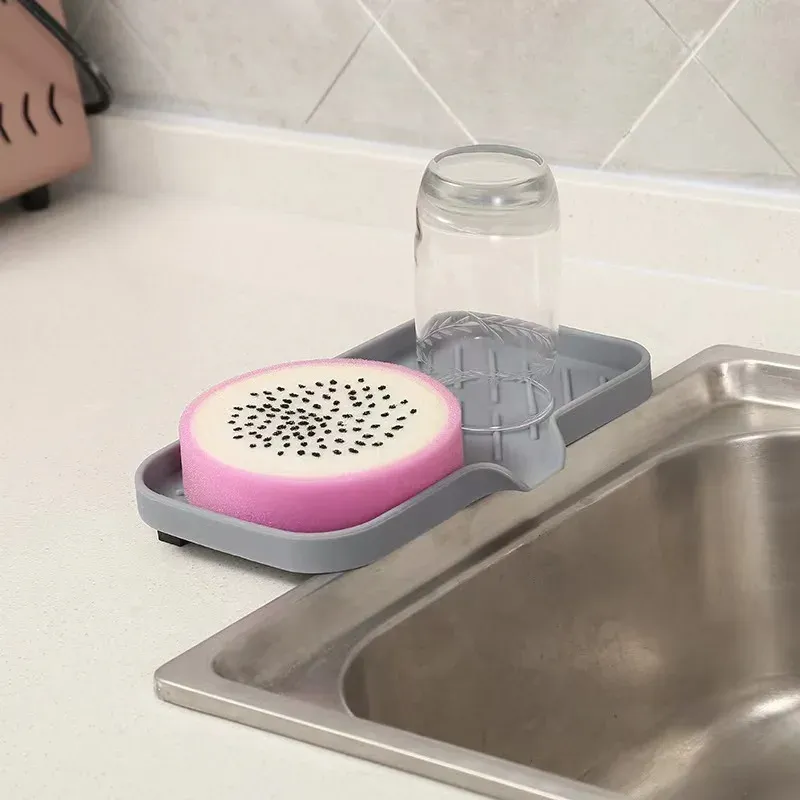 Plateau d'évier en silicone avec vidange, support pour éponge et savon, et organisateur de cuisine 4