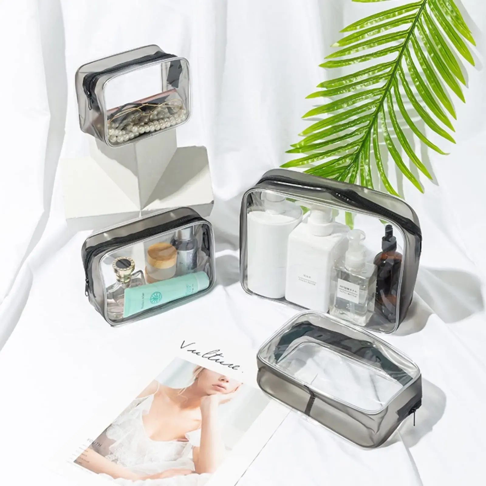 Lot de 4 trousses de toilette transparentes pour maquillage et articles de toilette, pochettes de rangement portables idéales pour le voyage ou en cadeau 2