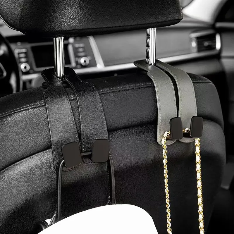 Organisation de l'habitacle avec crochets de voiture