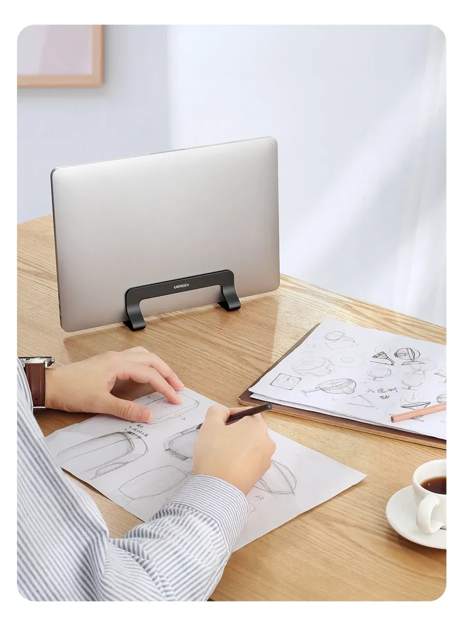 Support vertical optimisant l'espace du bureau