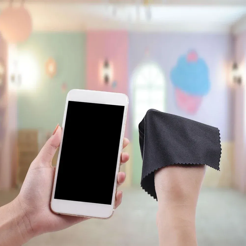 Chiffons en microfibre dans un étui à lunettes