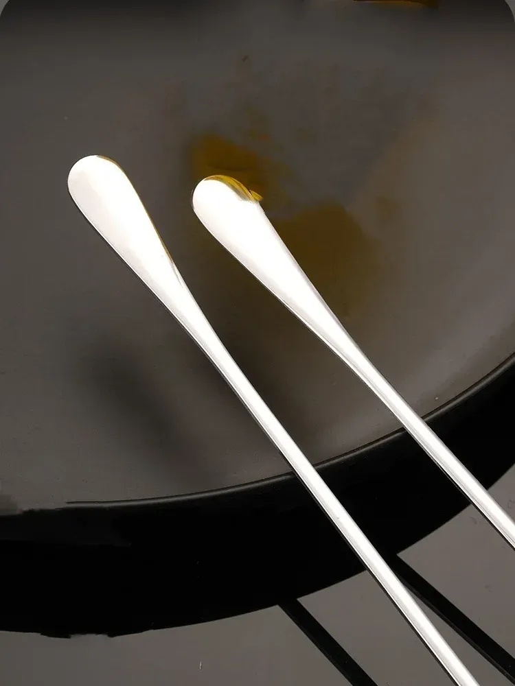 Cuillère à glace dans un cadre élégant