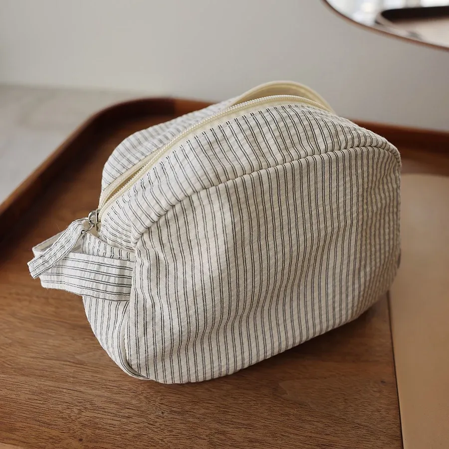Trousse de toilette portable grande capacité pour hommes et femmes, sac de voyage et de rangement pour vêtements 8