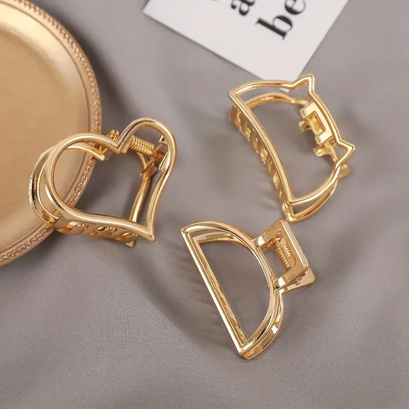 Barrette dorée, mise en valeur de la forme