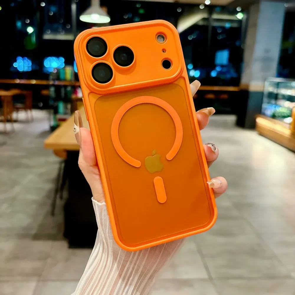 Coque magnétique translucide mate, mise en situation