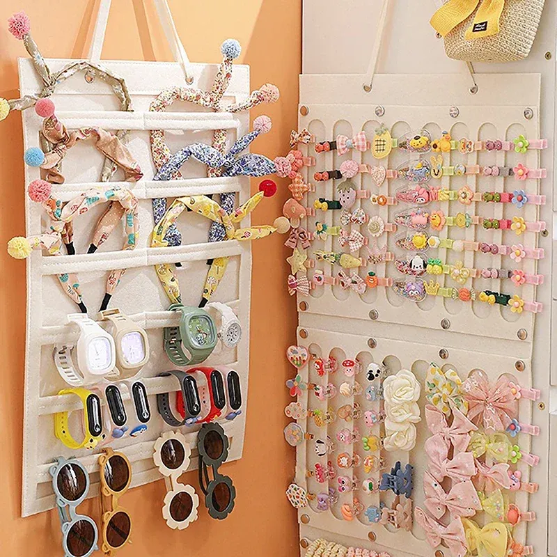 Organisateur mural suspendu pour accessoires capillaires en feutre beige