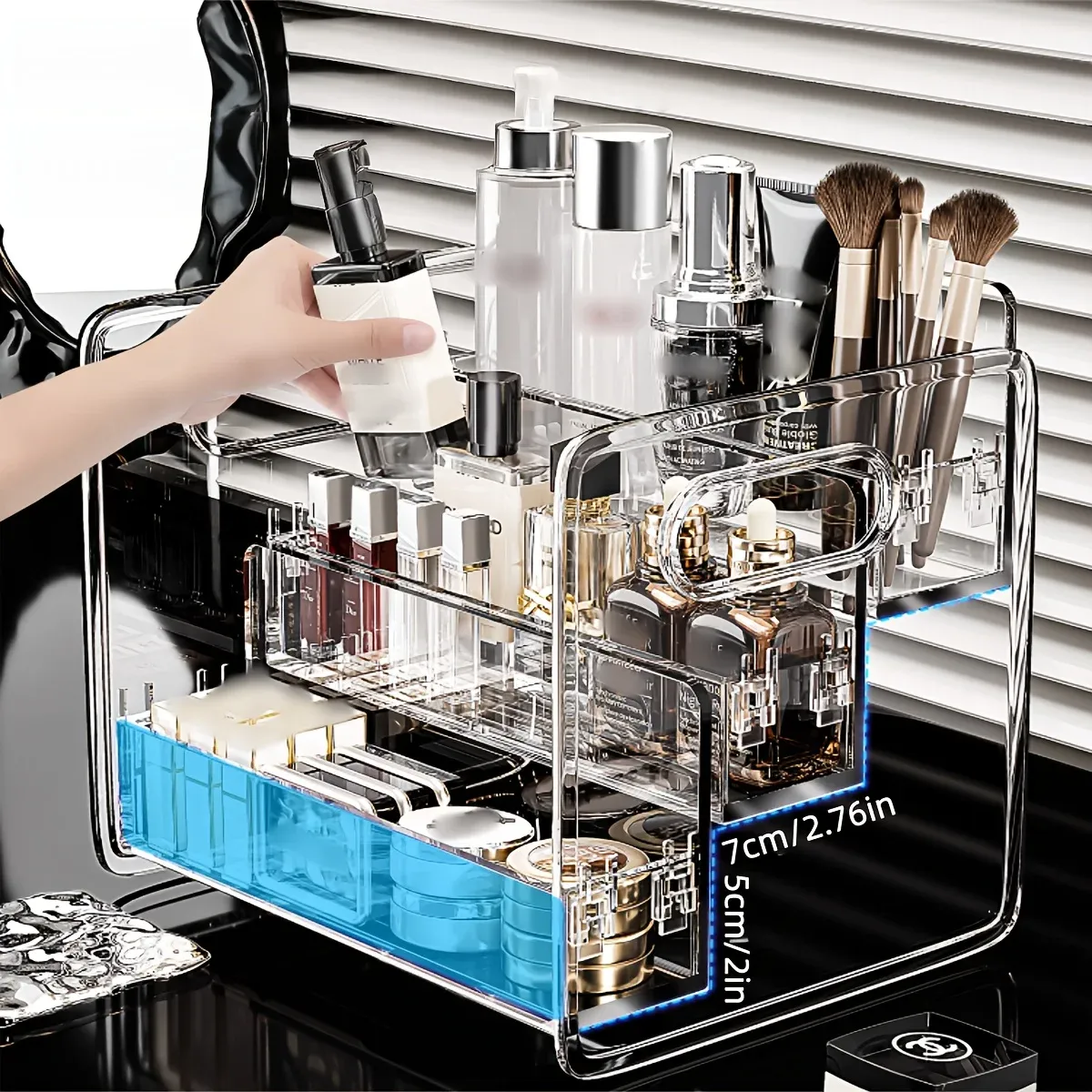 Organisateur de cosmétiques de bureau en acrylique transparent, panier de rangement incliné pour maquillage, rouge à lèvres, parfum, masque facial et plus, 1 pièce 3