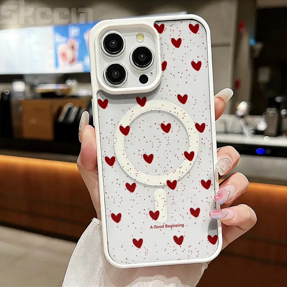 Coque transparente à cœur, détail des pois