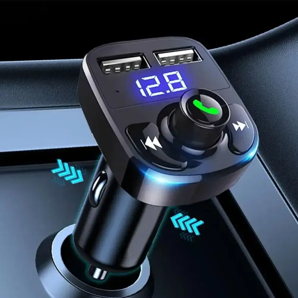 Transmetteur voiture installé dans l'habitacle
