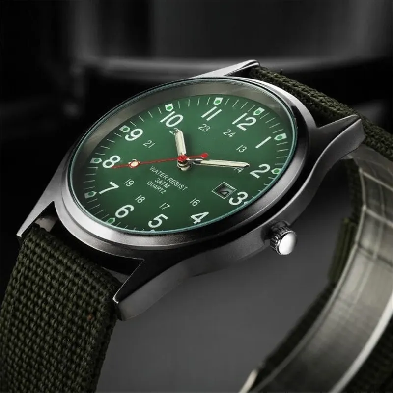 Finitions soignées de la montre homme