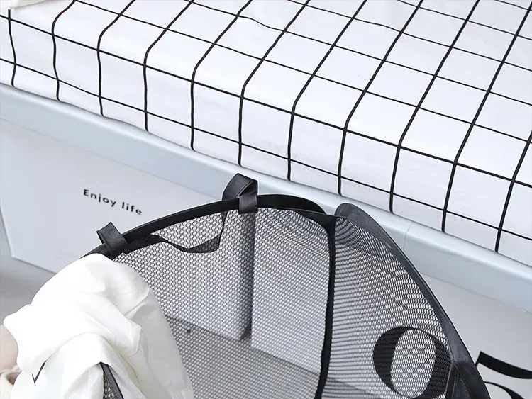 Organisateur de vaisselle mural pliable en situation