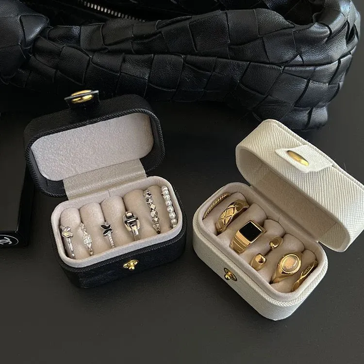 Mini pochette de rangement portable en cuir pour bijoux : bagues, colliers et boucles d'oreilles 3