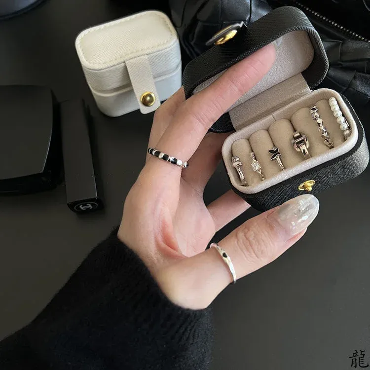 Étui de rangement portable pour bijoux en finition élégante