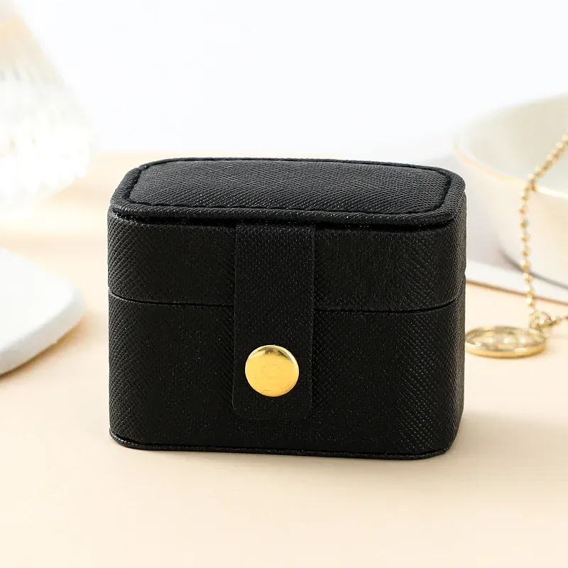 Mini pochette de rangement portable en cuir pour bijoux : bagues, colliers et boucles d'oreilles 8