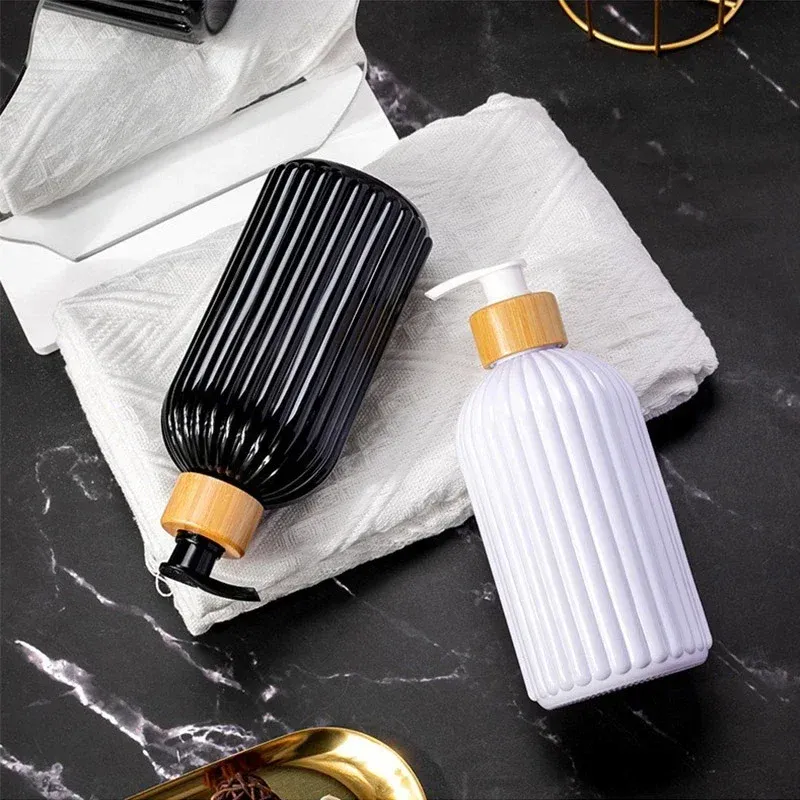 Distributeur de savon rechargeable de 500 ml avec pompe en bambou pour shampoing, après-shampooing, lotion et gel douche 2