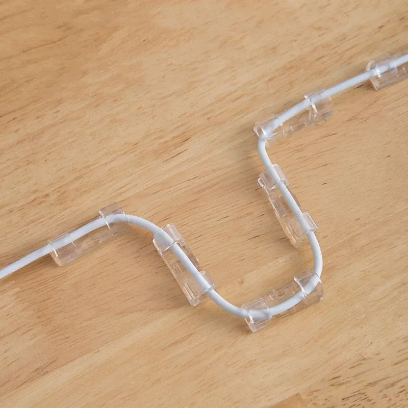 Clips de câbles en gros plan
