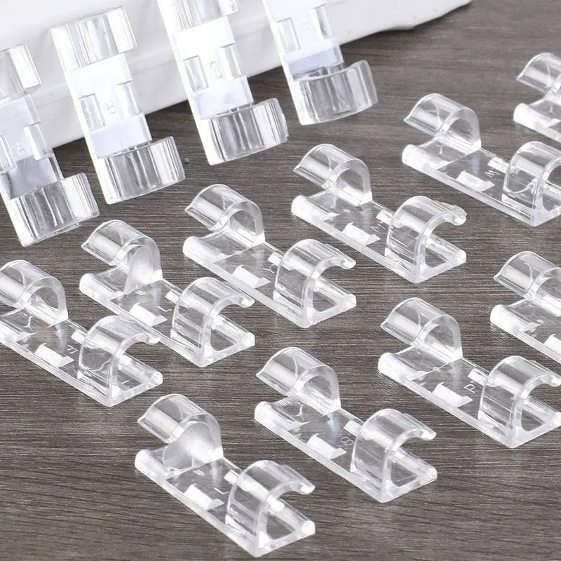 Clips organisateurs de câbles en usage