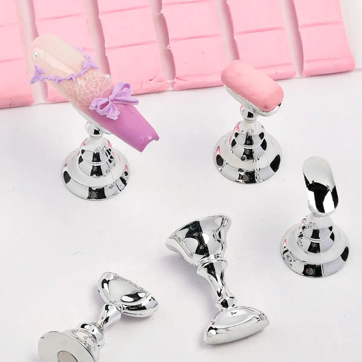 Ensemble de supports magnétiques pour faux ongles avec pâte adhésive réutilisable 4