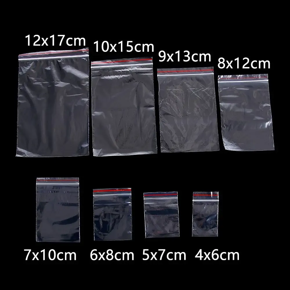 Détail des pochettes transparentes à fermeture éclair