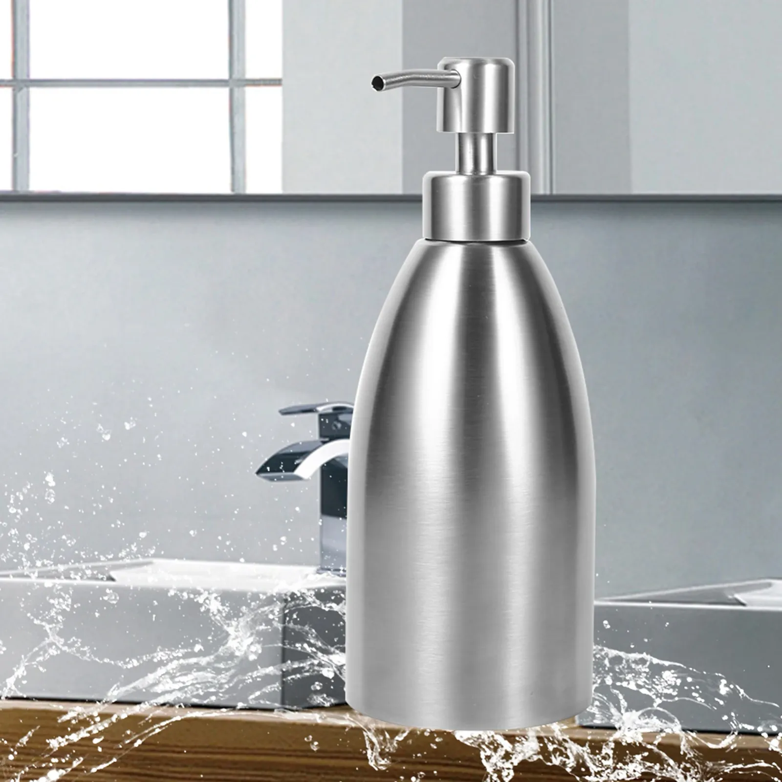 Distributeur de savon en acier inoxydable, ambiance cuisine