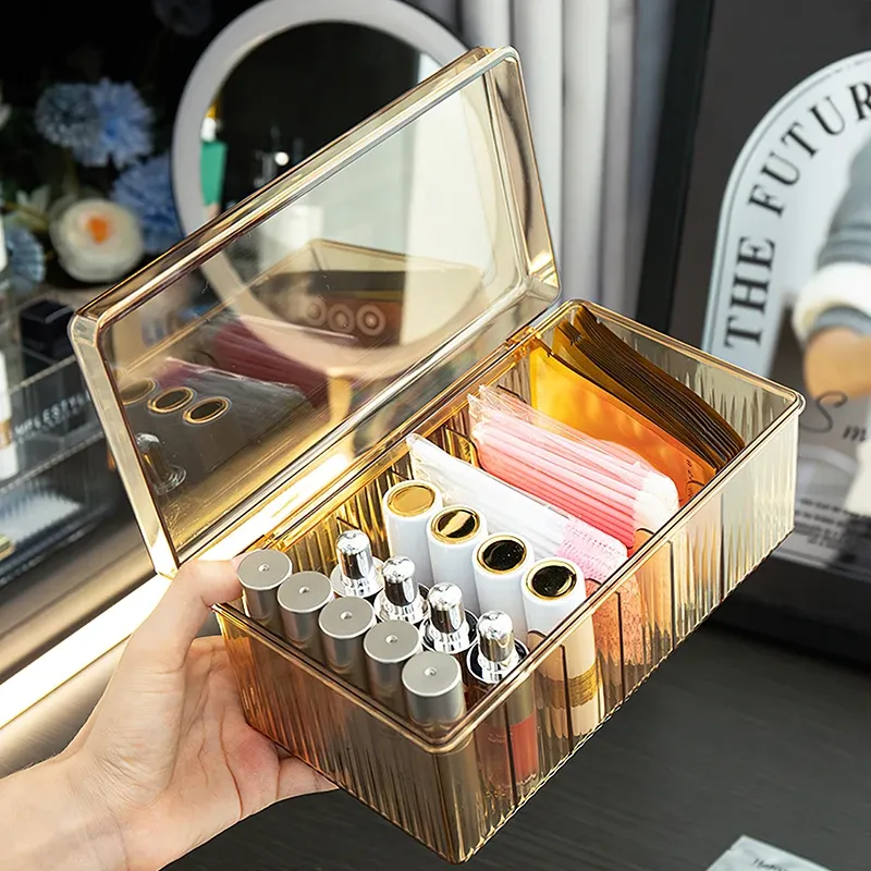 Boîte de rangement pour cils ouverte, organisation des cosmétiques