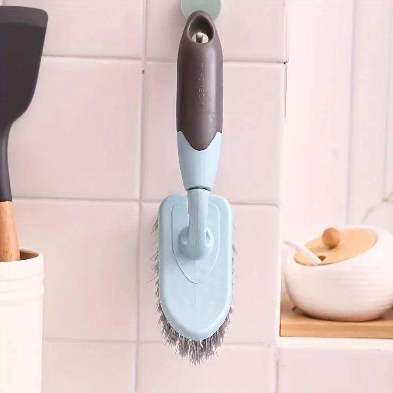 Brosse de nettoyage utilisée sur les joints de sol