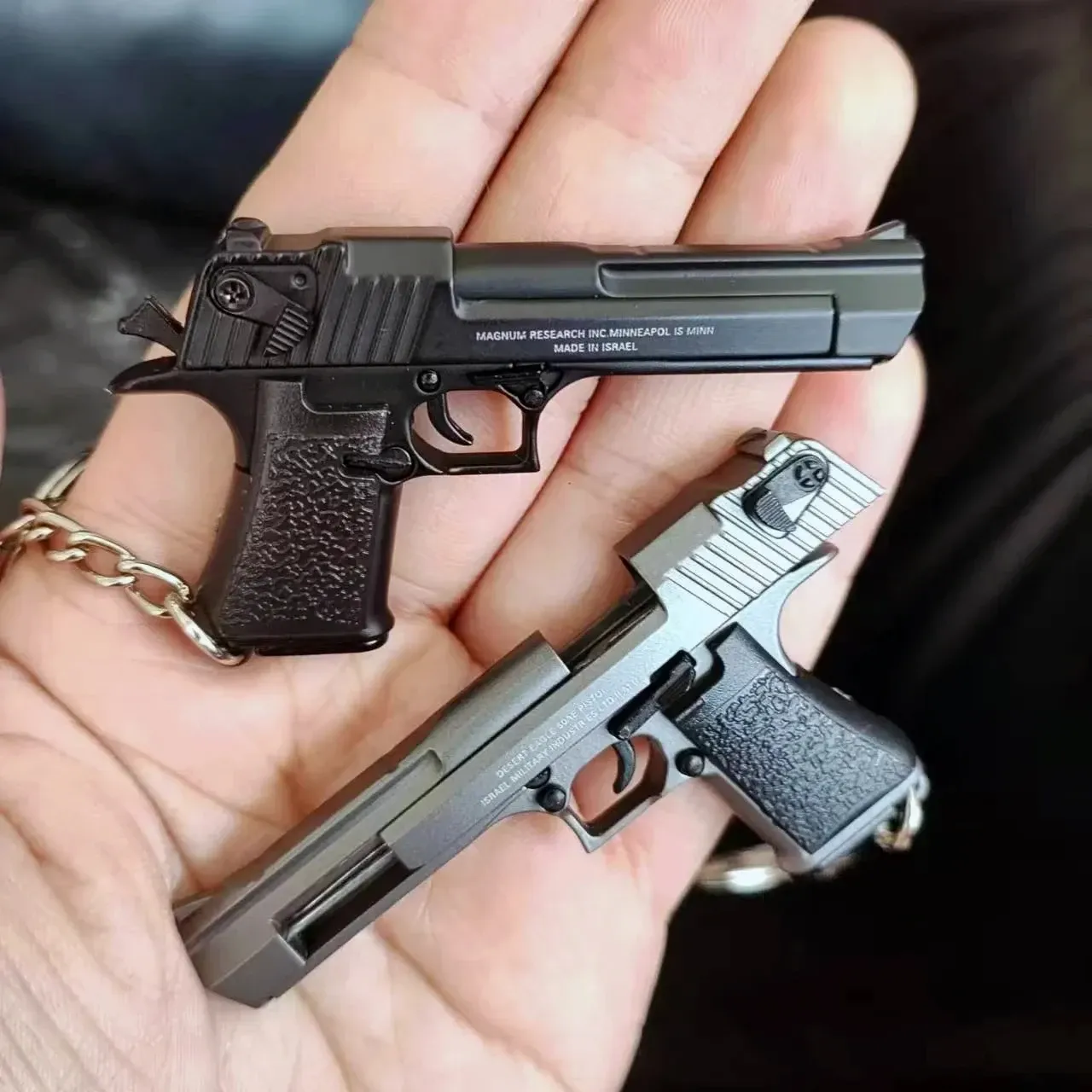 Porte-clés pistolet miniature Desert Eagle en alliage métallique, échelle 1:4 - Image 1