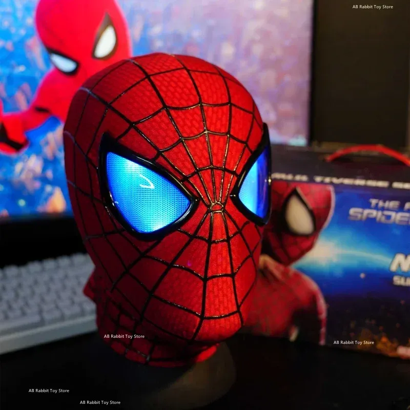 Masque Spider-Man à yeux mobiles, vue de profil