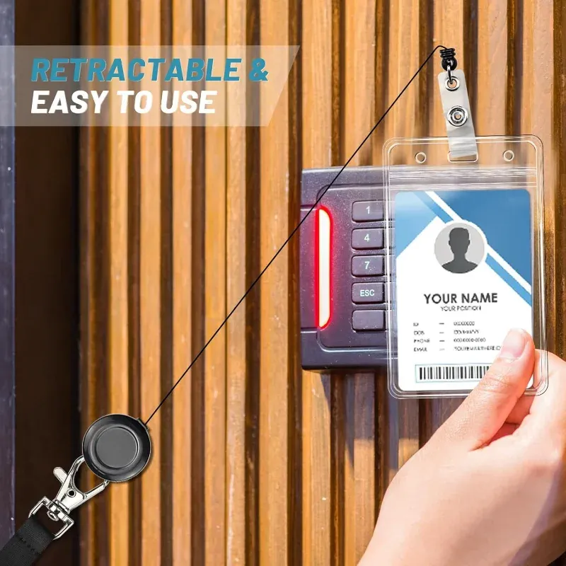 Porte-badge noir sur fond neutre