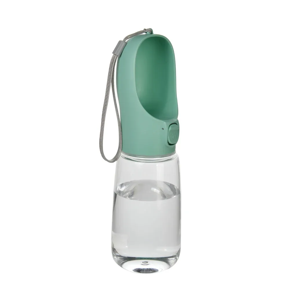 Gourde portable pour chien, vue rapprochée
