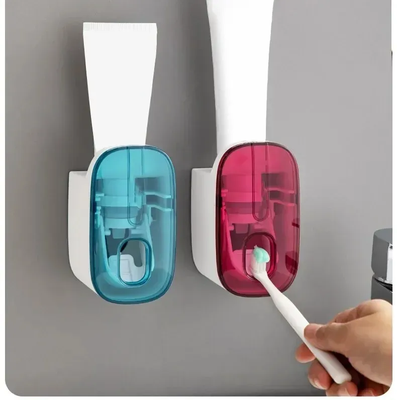 Distributeur automatique de dentifrice mural