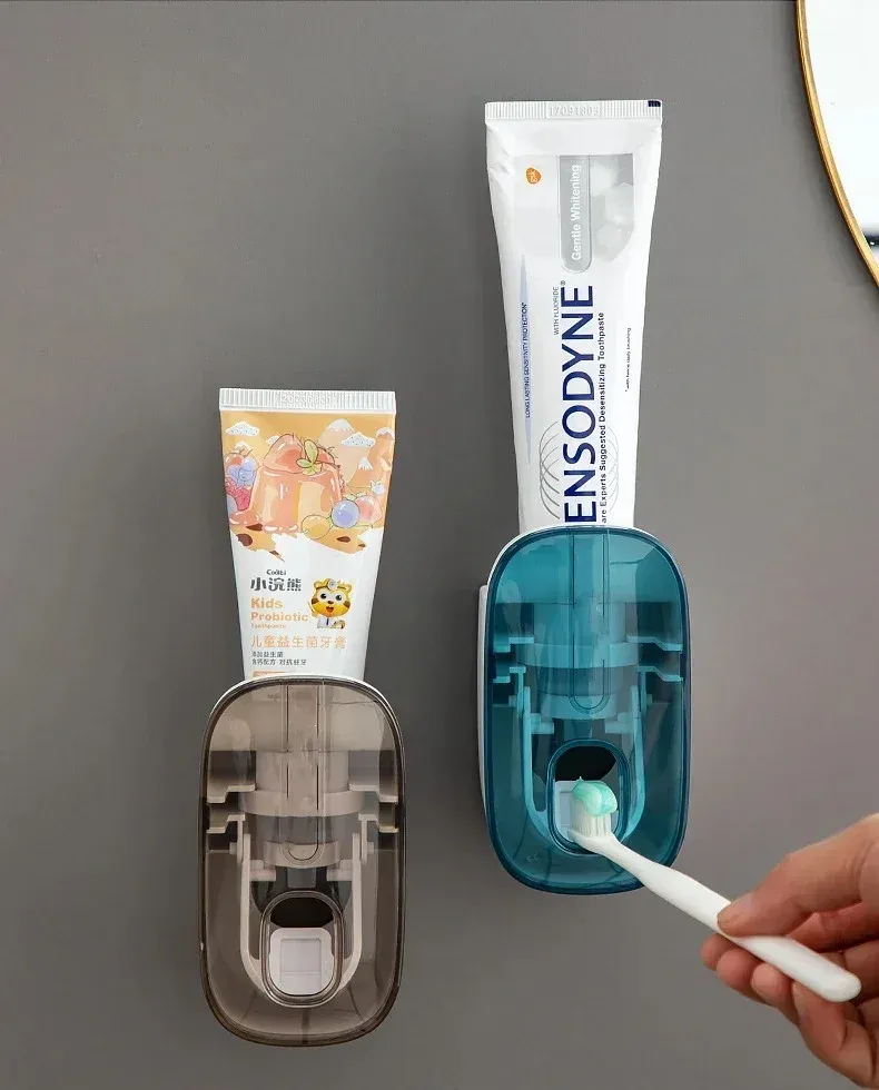 Distributeur automatique de dentifrice mural