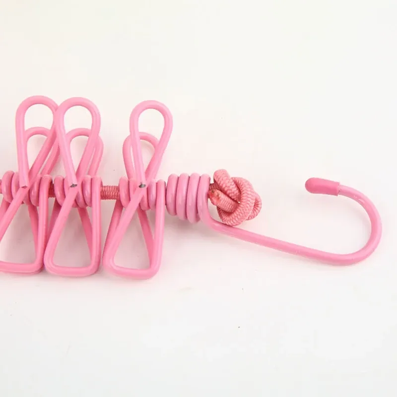 Corde à linge utilisée sur un balcon