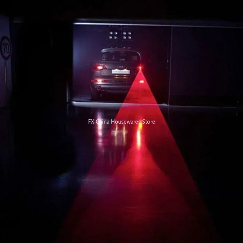 Le title is already in French, so I'll produce a cleaner, professional version.

Feu antibrouillard laser LED pour voiture - Feu d'avertissement arrière anticollision - Visibilité accrue pour la conduite de nuit et par temps de brouillard 2