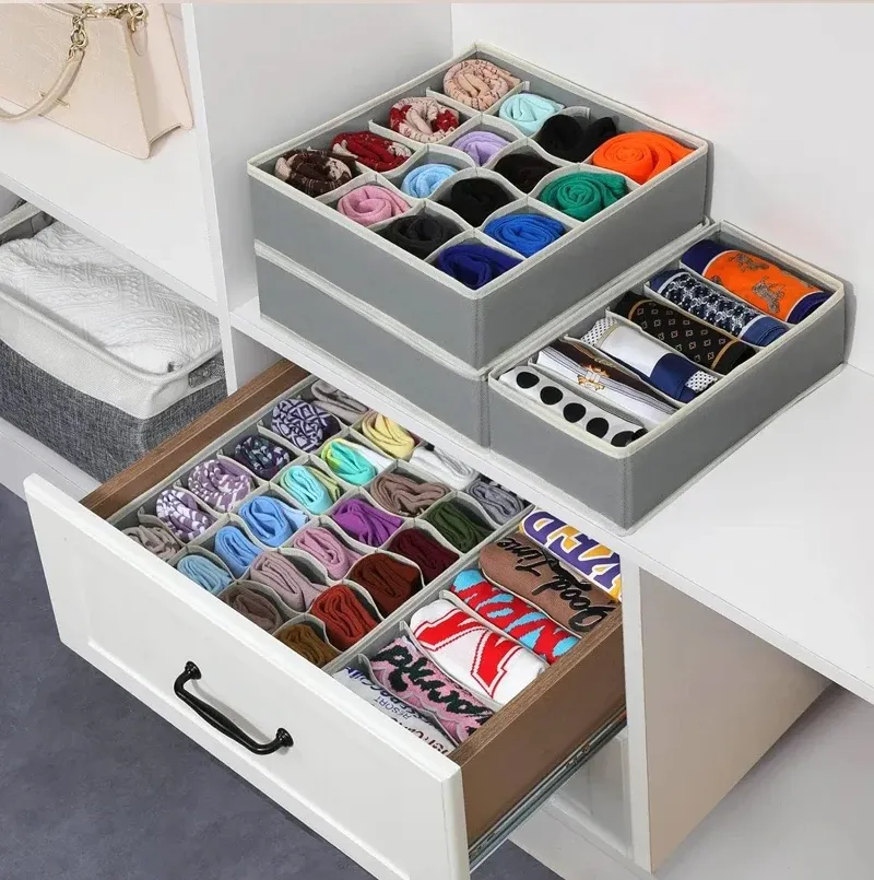 Organisation des sous-vêtements dans les compartiments