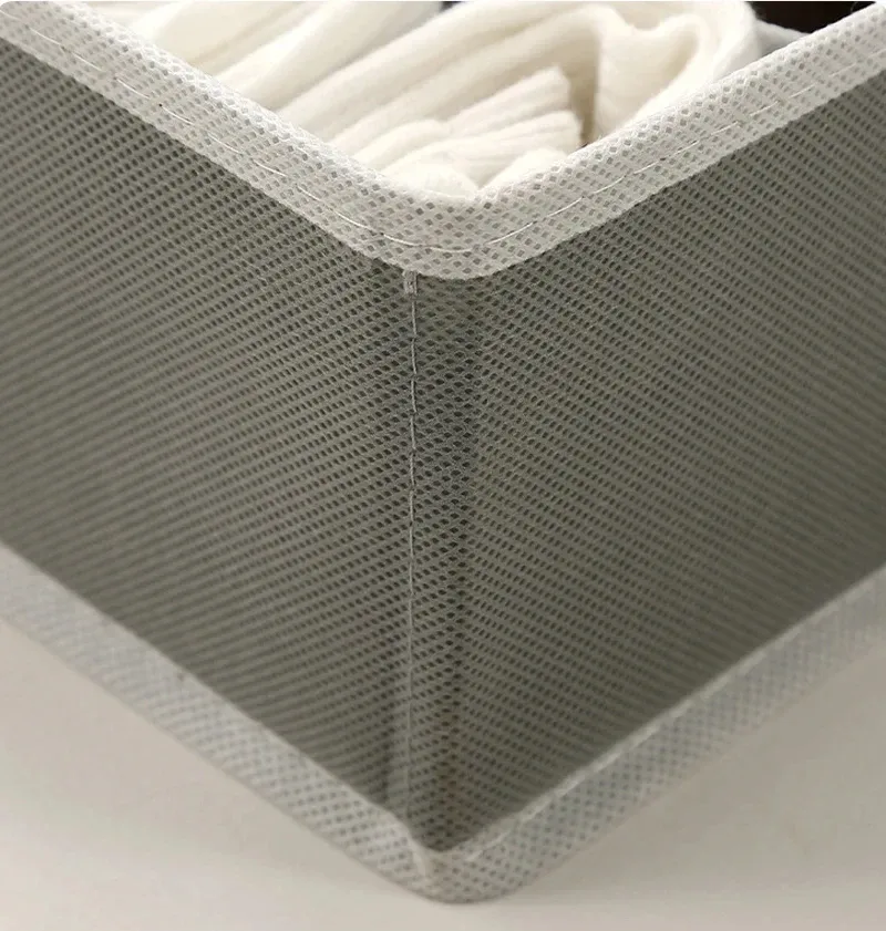 Boîte pliée pour un rangement compact