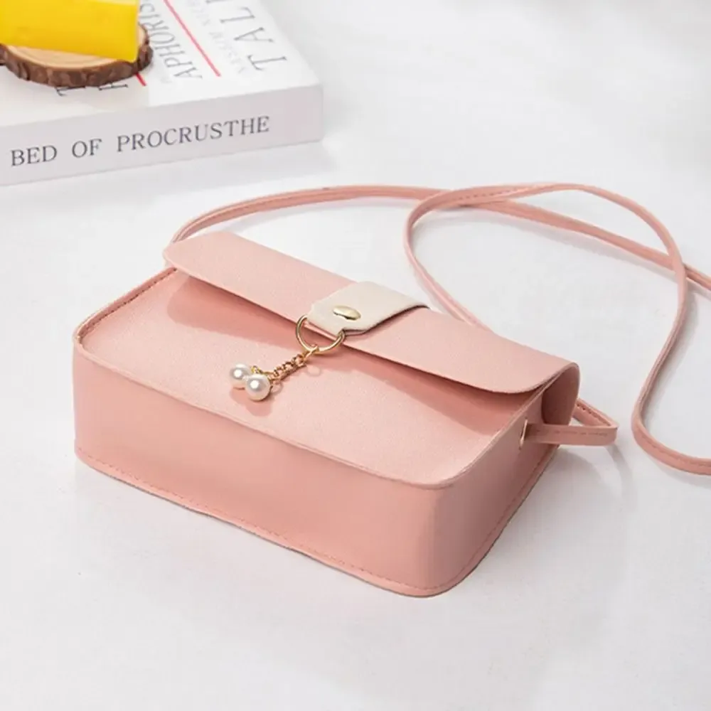Petit sac carré à la mode, vue de face