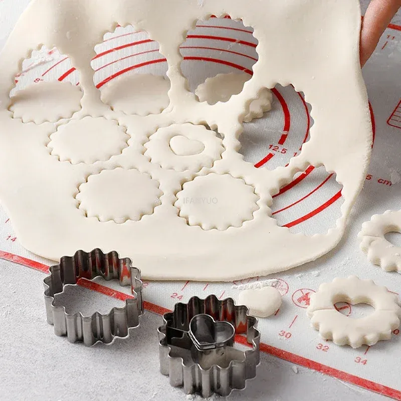 1/2 emporte-pièces en acier inoxydable pour biscuits, sandwichs et confitures, machine à gaufrer les biscuits, moule à pâtisserie en forme de cœur, outils de cuisson 3